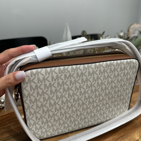 Michael Kors Crossbody bag - Picture 2 of 3